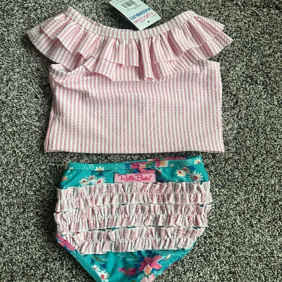 NWT RuffleButts 3T Ruffle swim - Picture 4 of 4